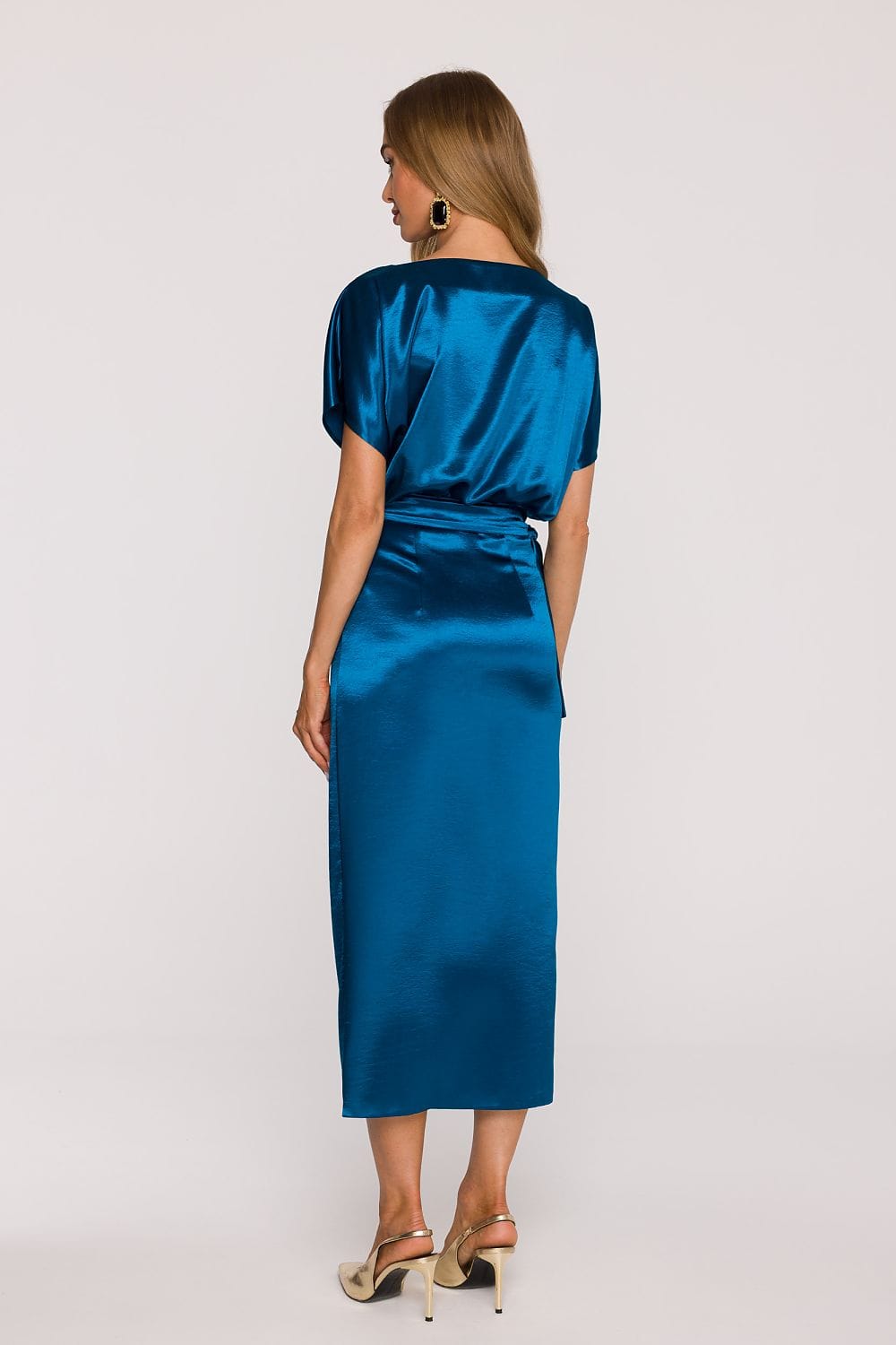 Robe de soirée chic midi bleue en satin, manches courtes, coupe droite, élégante pour invité mariage