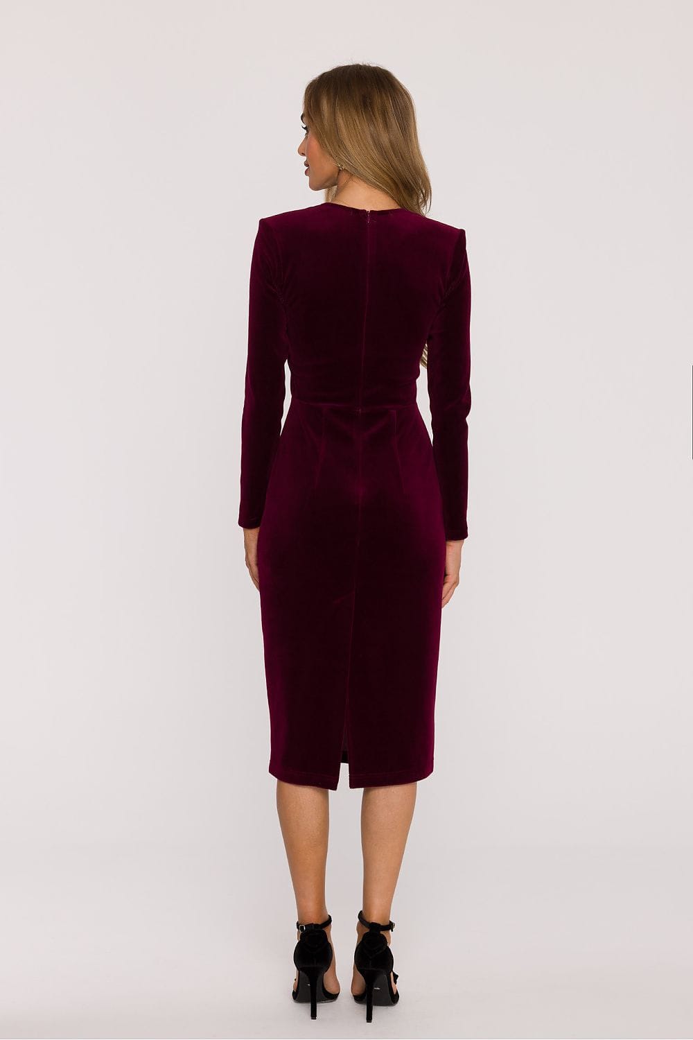 Robe élégante soirée chic midi bordeaux moulante en velours manches longues parfaite pour mariage invité