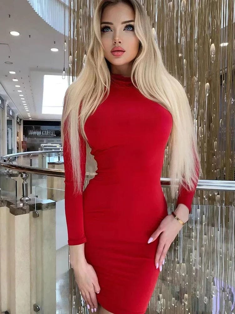 Robe cocktail moulante rouge à manches longues, idéale pour une soirée chic ou un événement glamour.