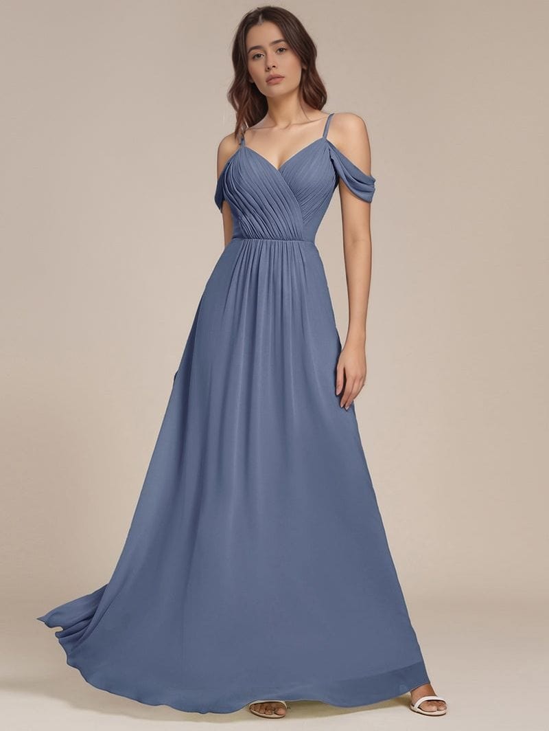 Robe de soirée mariage longue bleu trapèze décolleté épaules dénudées élégante pour invitée chic femme