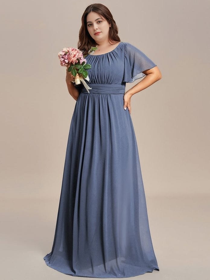 Robe demoiselle d'honneur grande taille bleu longue manches courtes fluide élégante bouquet de fleurs