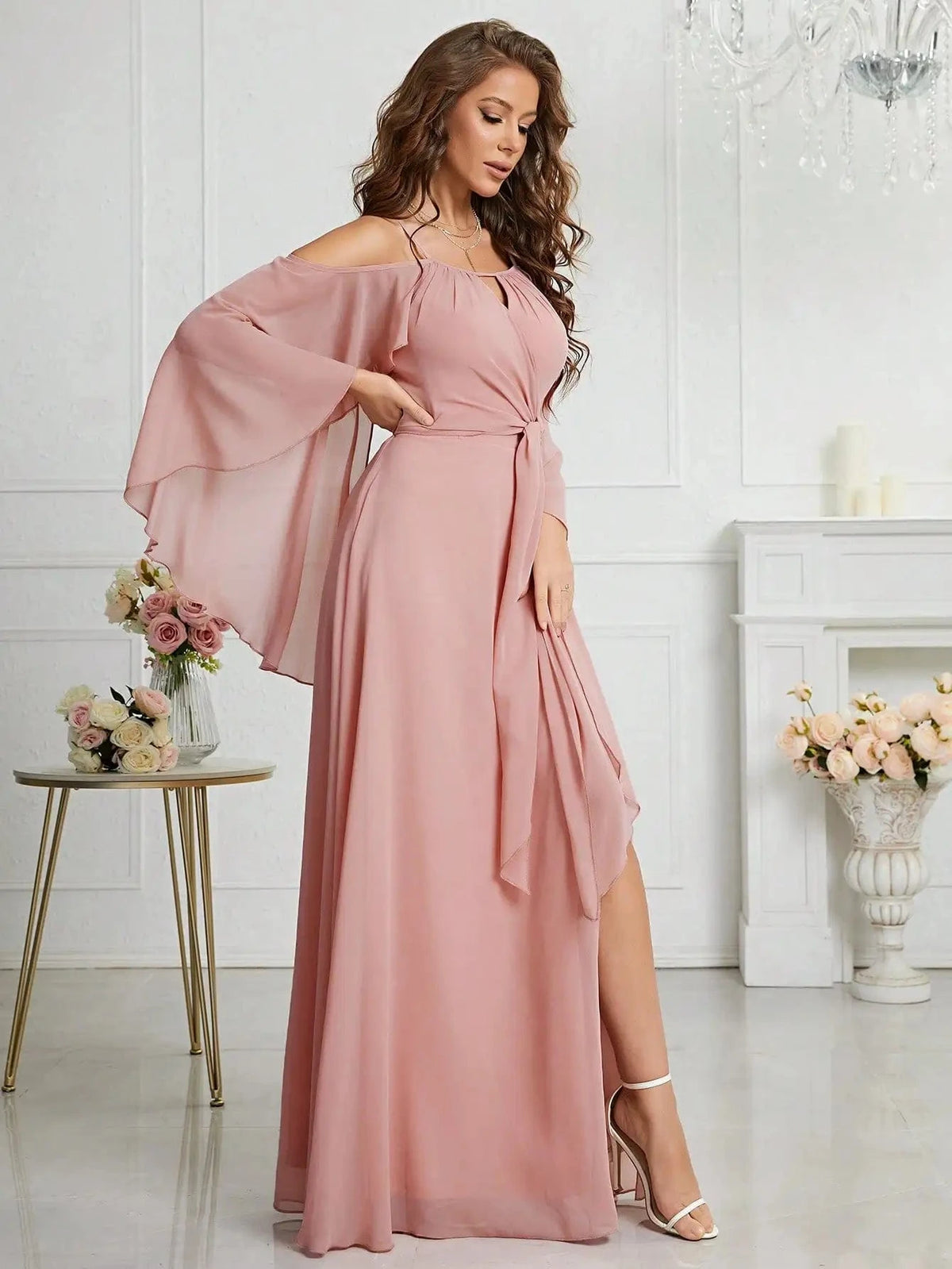 robe demoiselle d'honneur bohème rose poudré longue fluide sans manches pour mariage chic