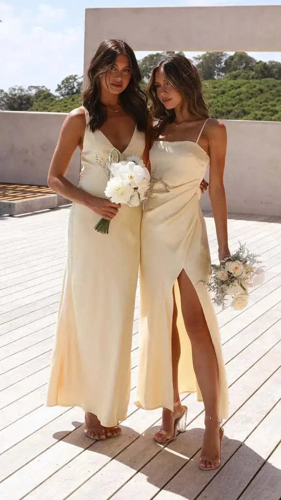 robe demoiselle d'honneur chic champagne longue fluide sans manches pour mariage élégant