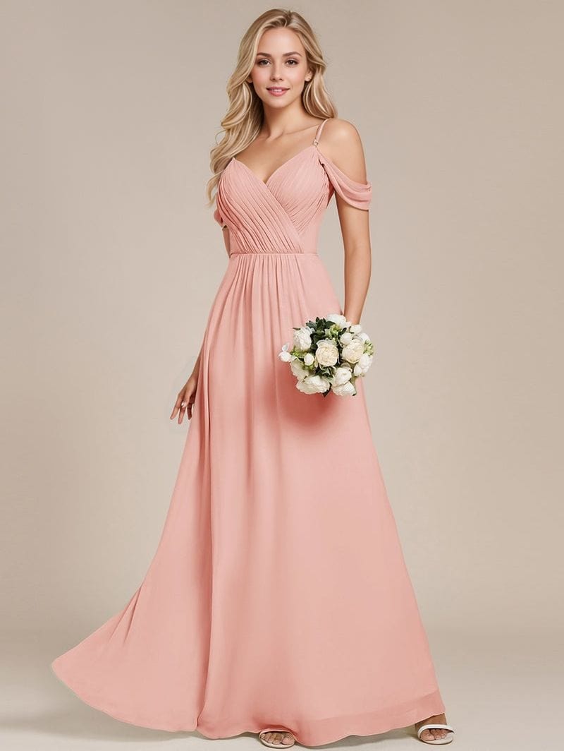 Robe demoiselle d'honneur longue rose poudré fluide décolleté épaules dénudées chic mariage invité