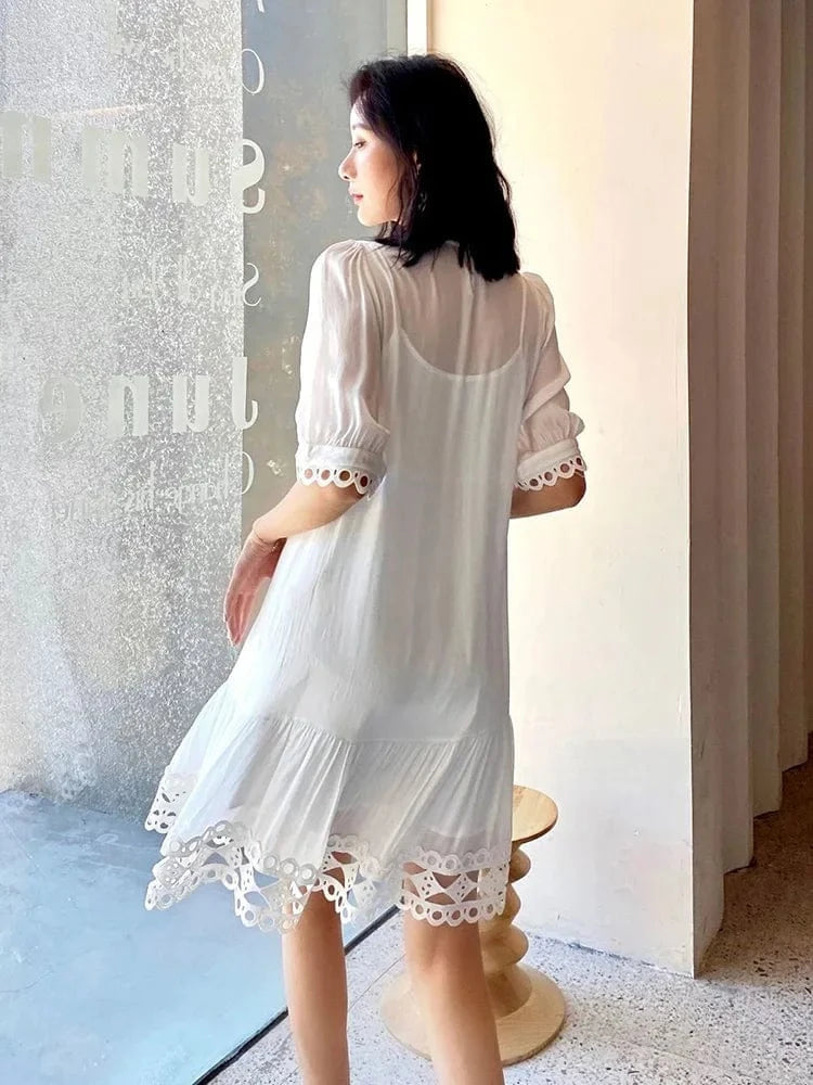 Robe courte blanche bohème été en gaze de coton manches courtes avec détails de dentelle parfaite plage