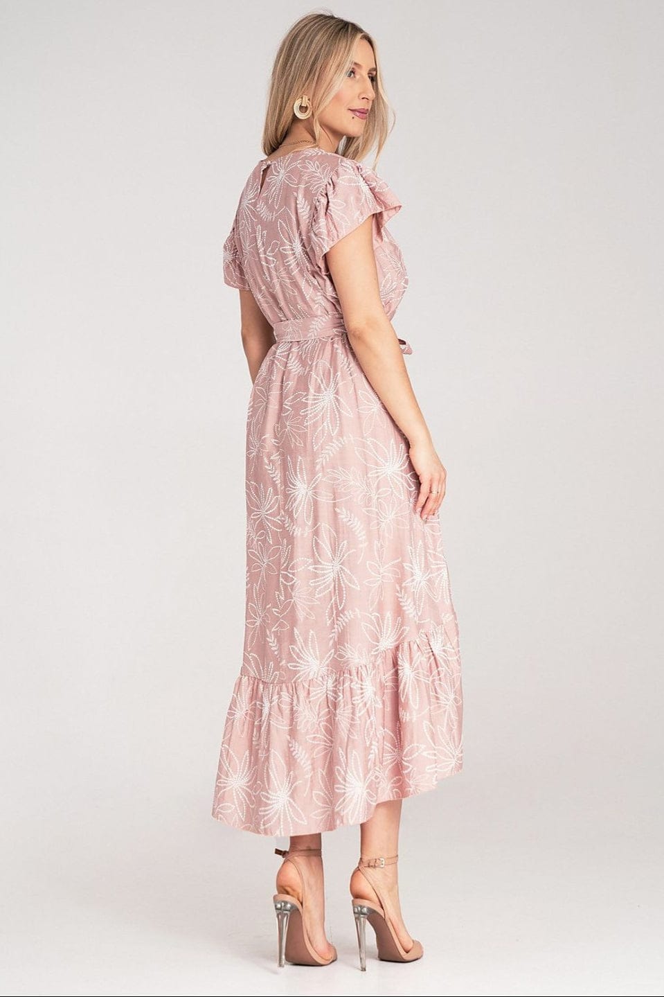 Robe été bohème rose imprimée fleurie midi manches courtes ceinturée fluide invitée mariage chic