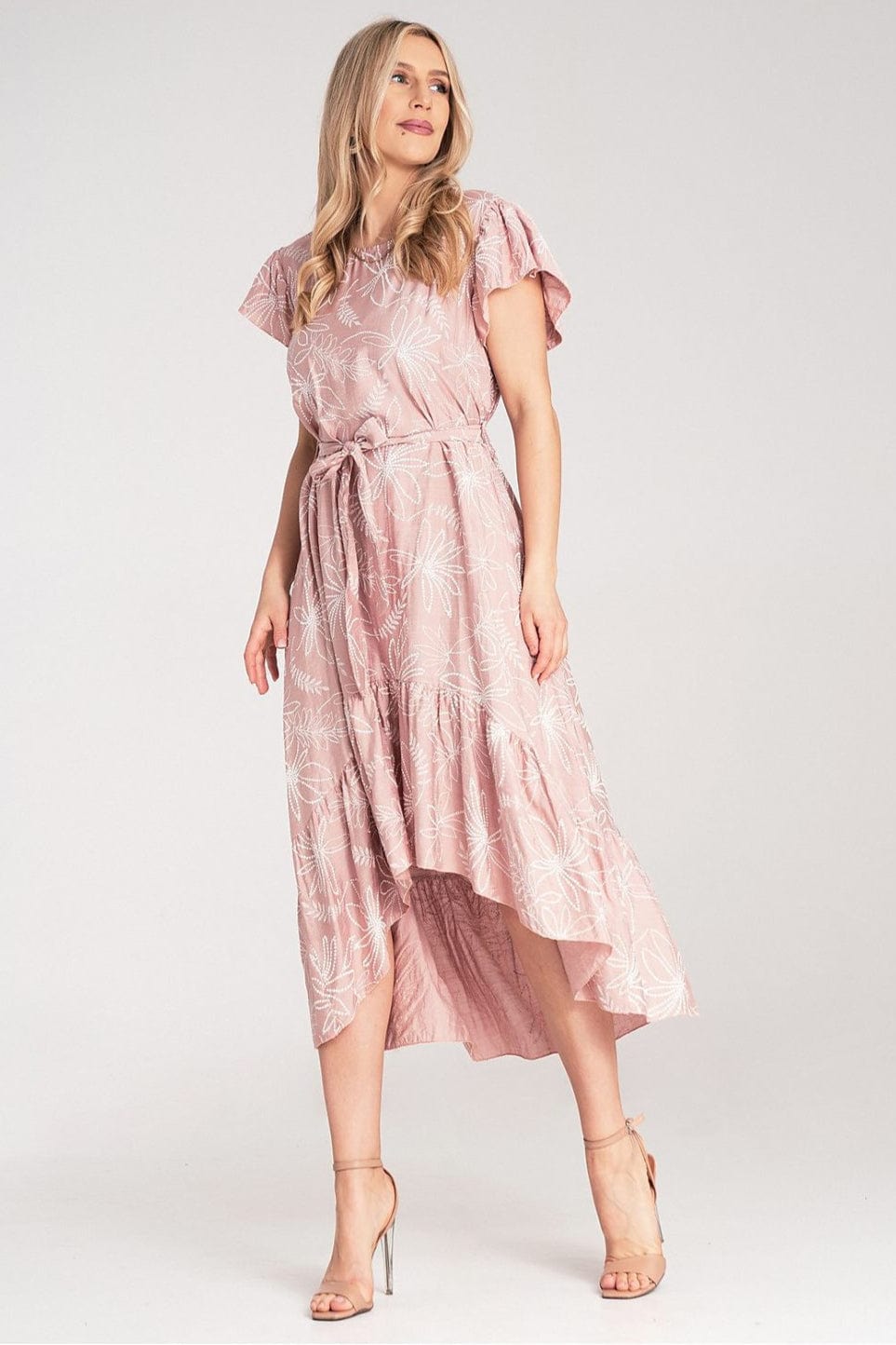 Robe fleurie midi rose manches courtes bohème été, élégante et fluide, idéale pour une invitation mariage