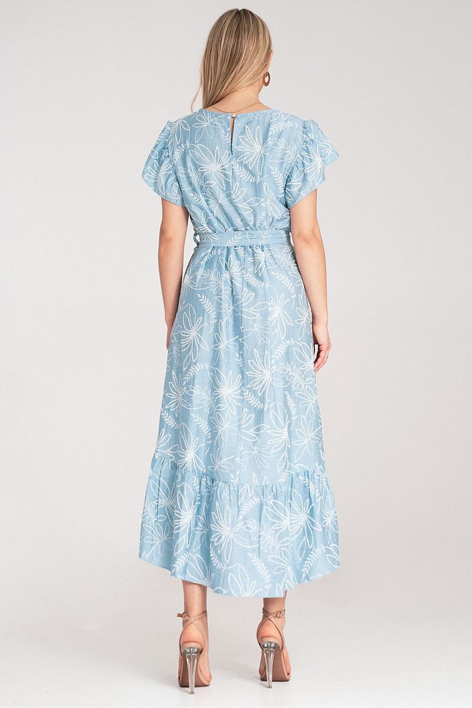 Robe été bohème longue bleu à motifs fleuris, manches courtes, idéale pour une occasion décontractée