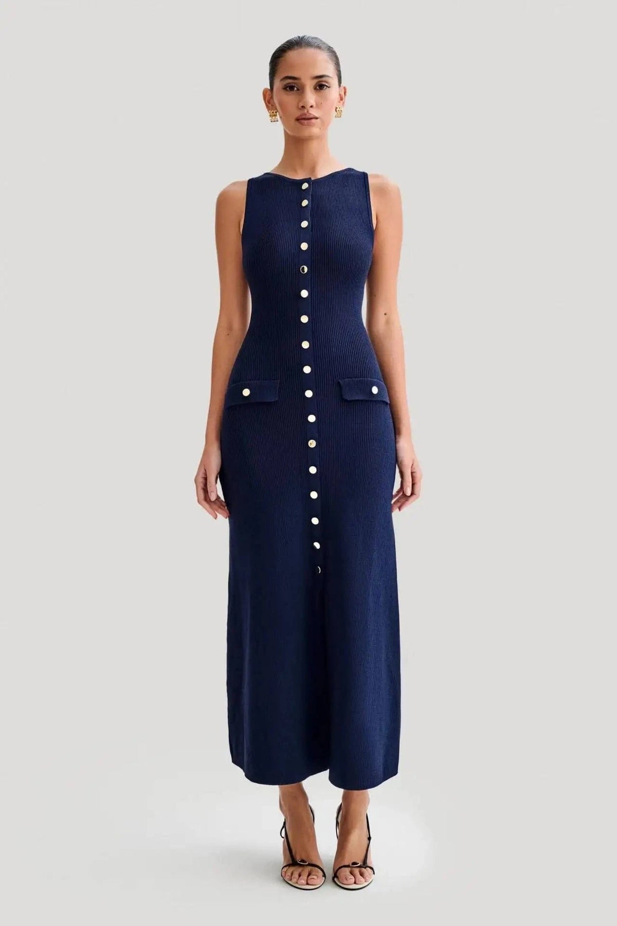 robe été chic longue moulante boutonnée sans manches en coton léger pour mariage ou soirée cocktail