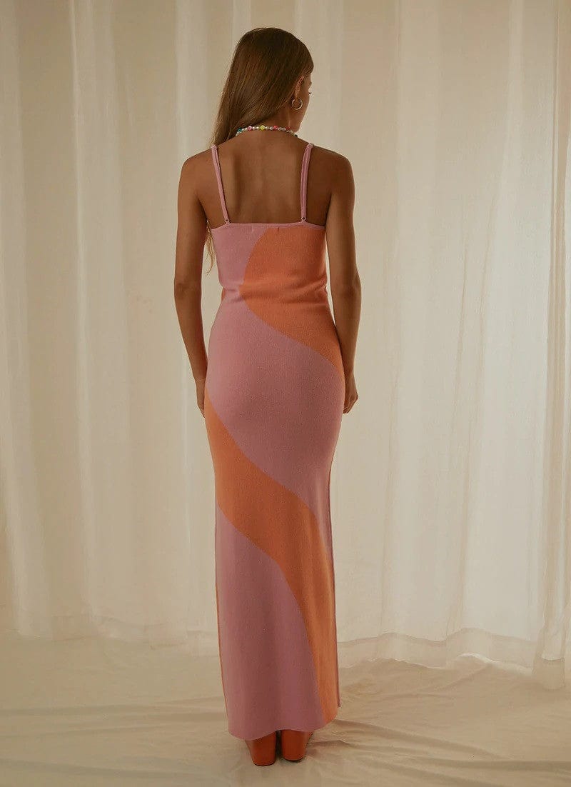 robe sexy longue moulante dos nu élégante pour soirée chic ou nouvel an, coupe flatteuse tendance