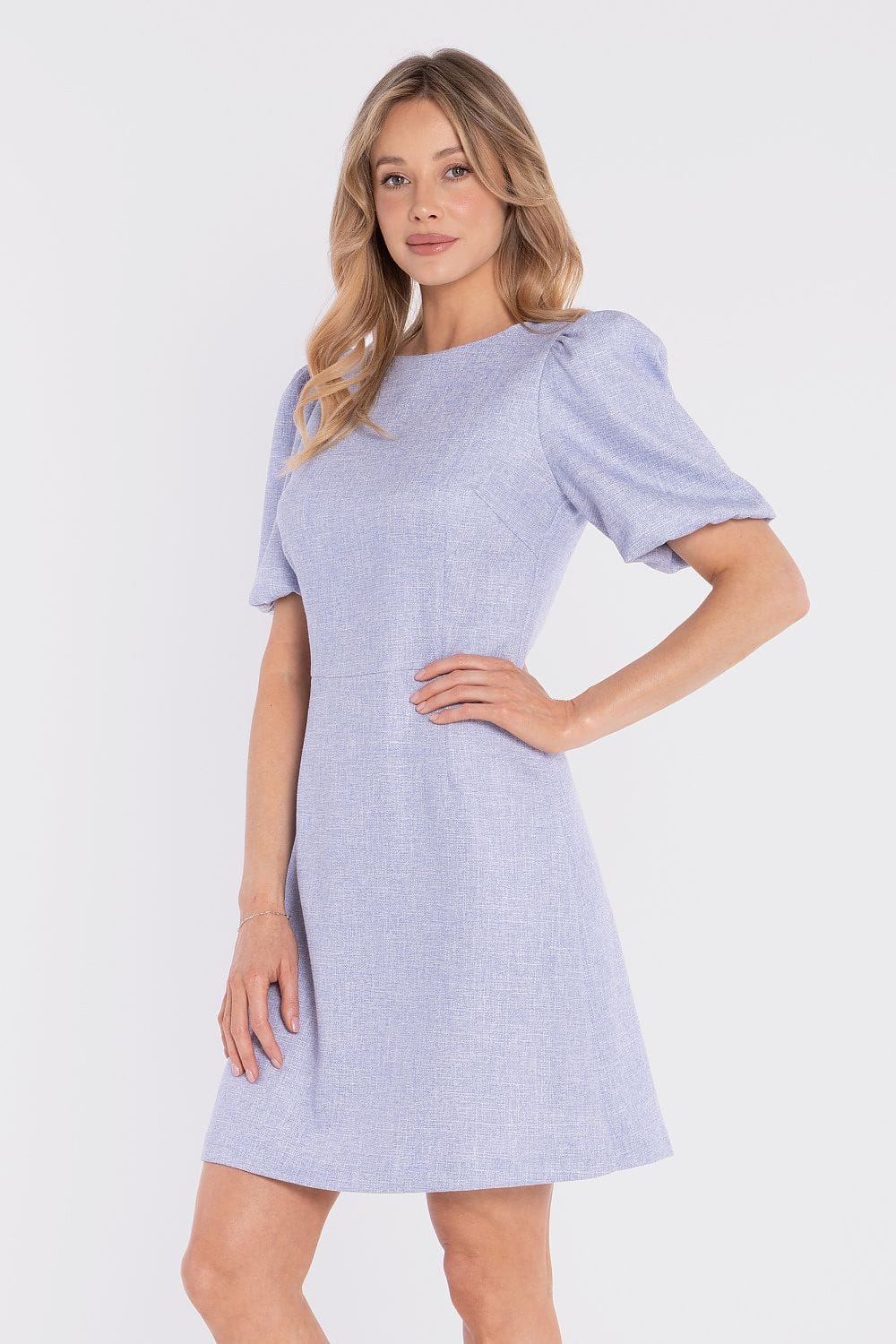 Robe courte trapèze été bleu manches courtes style casual chic idéale pour un anniversaire ou cocktail