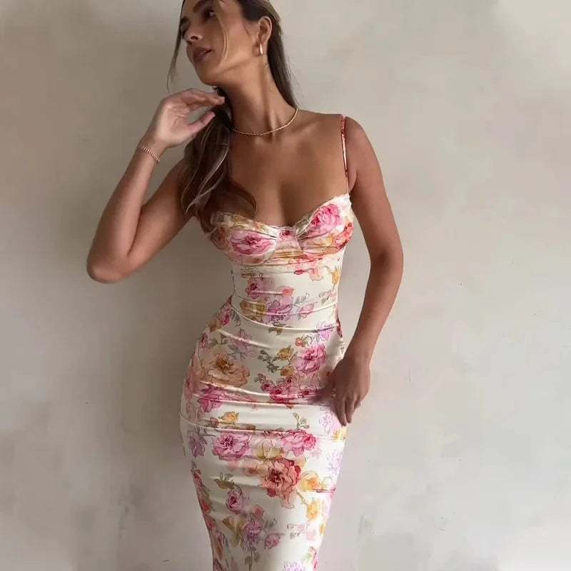 robe été moulante fleurie sexy sans manches silhouette moulante pour sortie estivale élégante