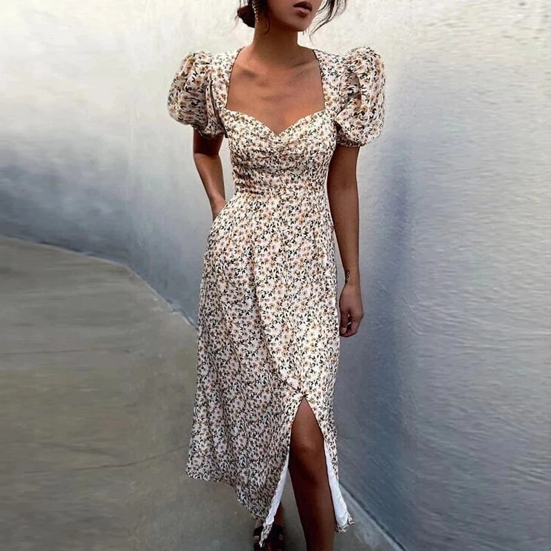 Robe été bohème fleurie beige longue à manches courtes et décolleté, parfaite pour mariage invité chic