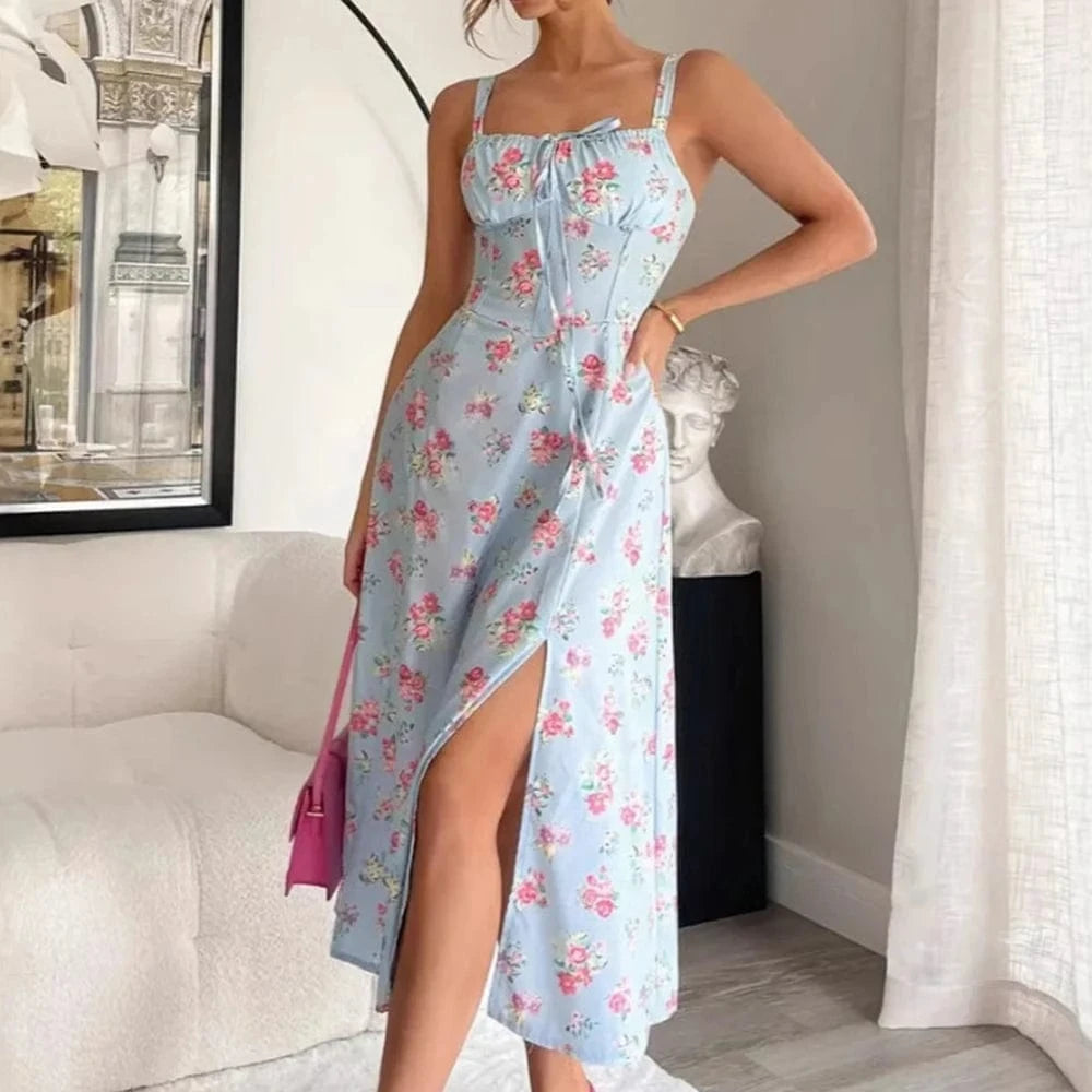 Robe été fleurie bleu fendue midi évasée sans manches style bohème chic parfaite pour mariage invité