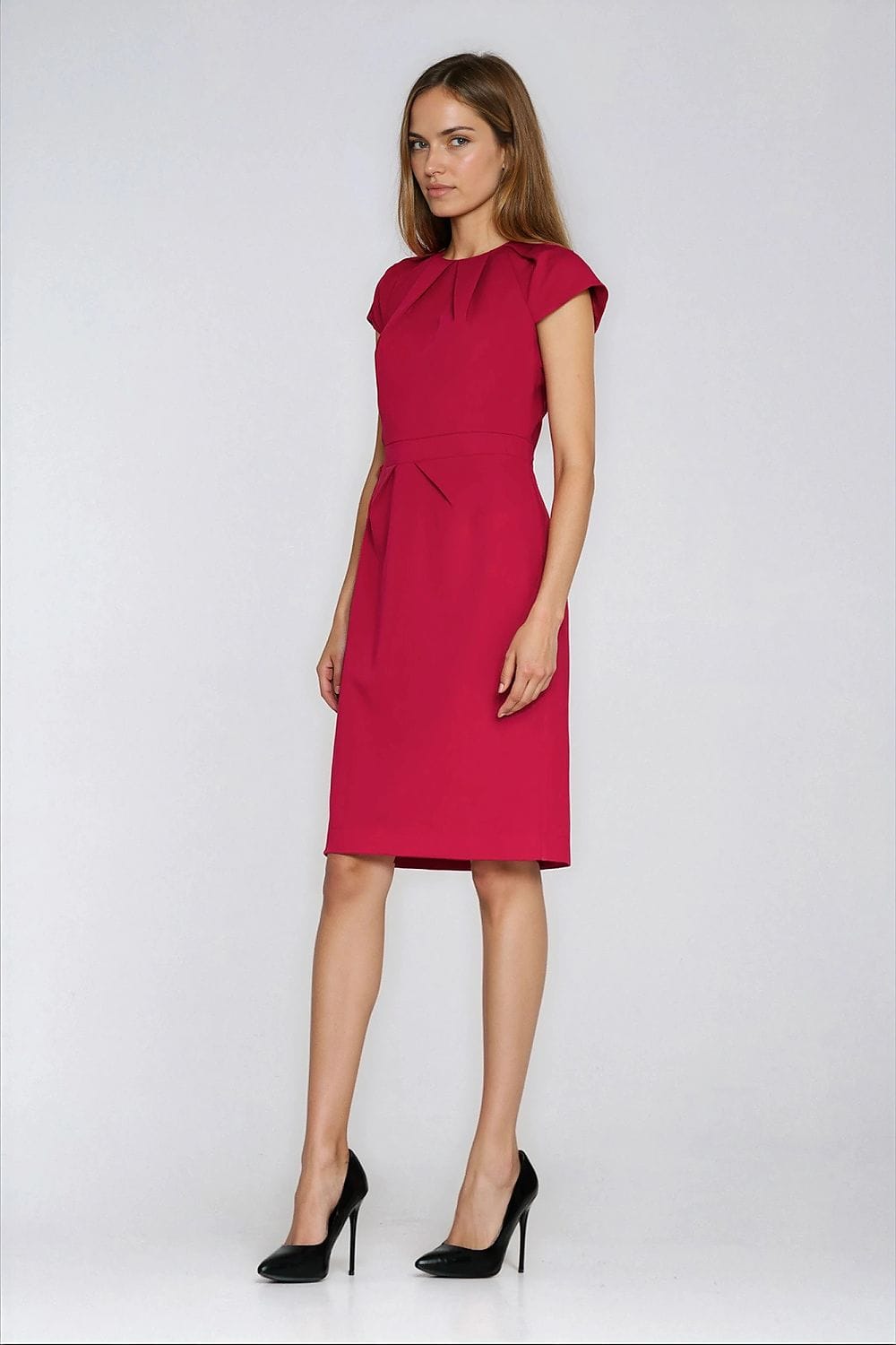 Robe cocktail droite rose manches courtes élégante midi pour soirée chic ou évènement habillé femme