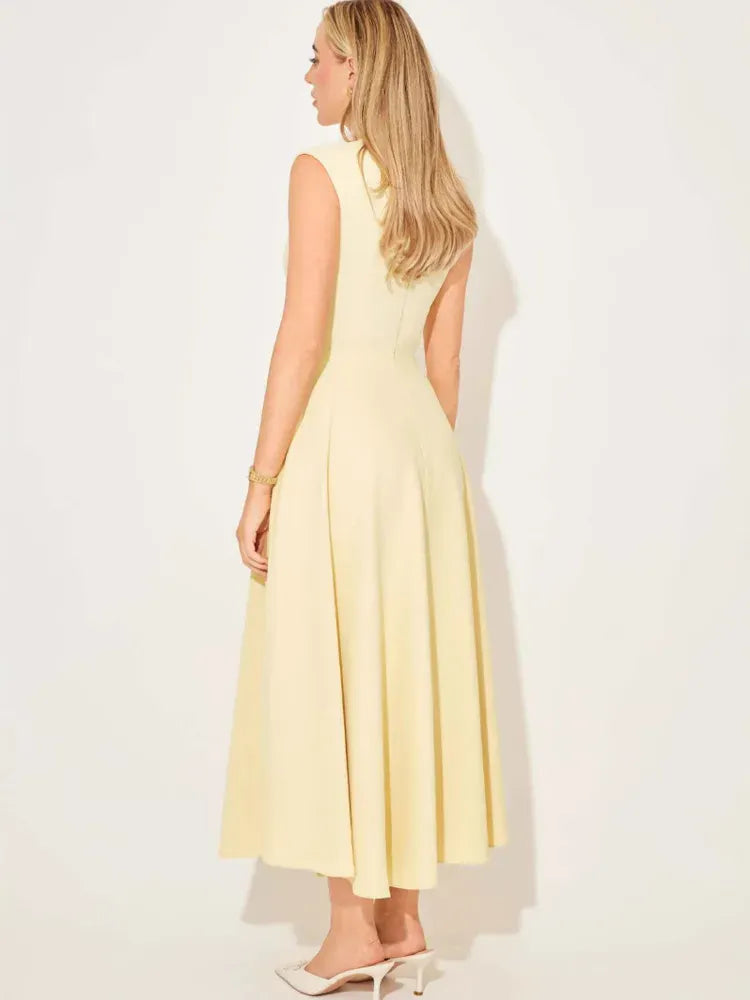 Robe habillée midi sans manches évasée