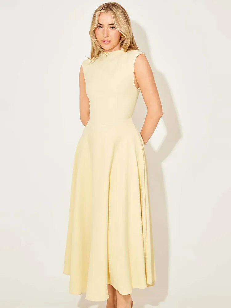 Robe habillée midi sans manches évasée
