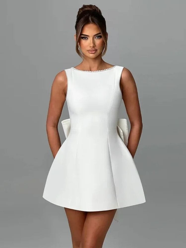 robe invitée mariage courte dos nu chic estivale évasée sans manches décolleté élégante et légère