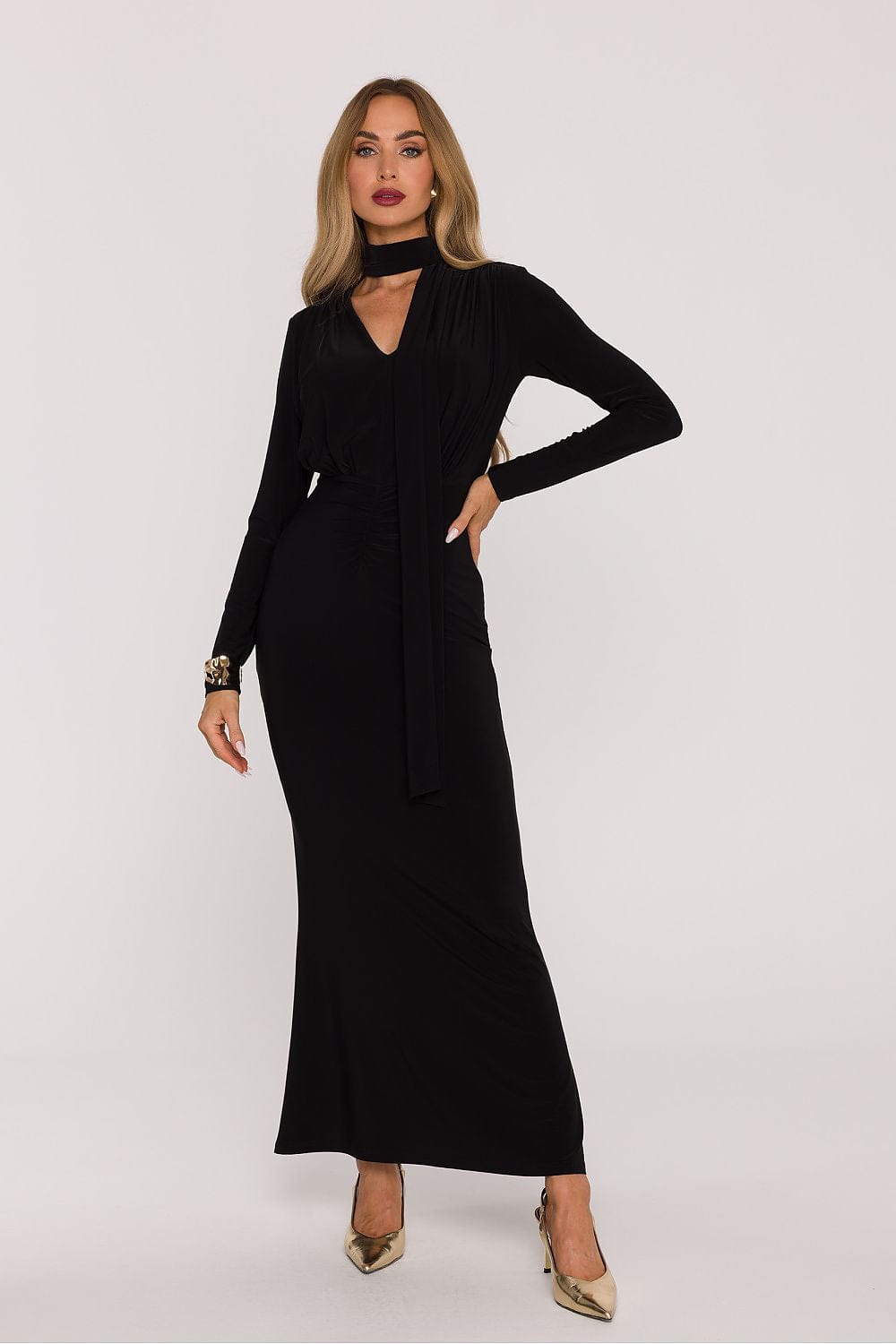 Robe longue noire soirée chic manche longue décolleté fluide femme élégante pour cocktail mariage