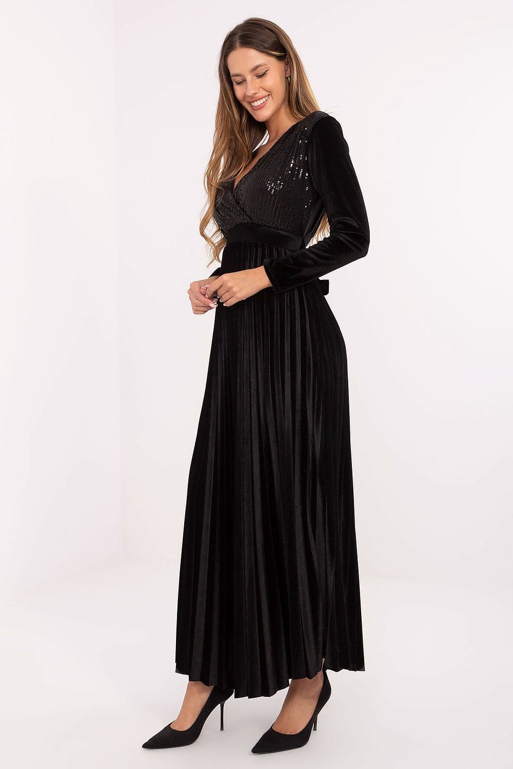 Robe de soirée chic noire longue manches longues plissée col décolleté élégante pour femme invitée