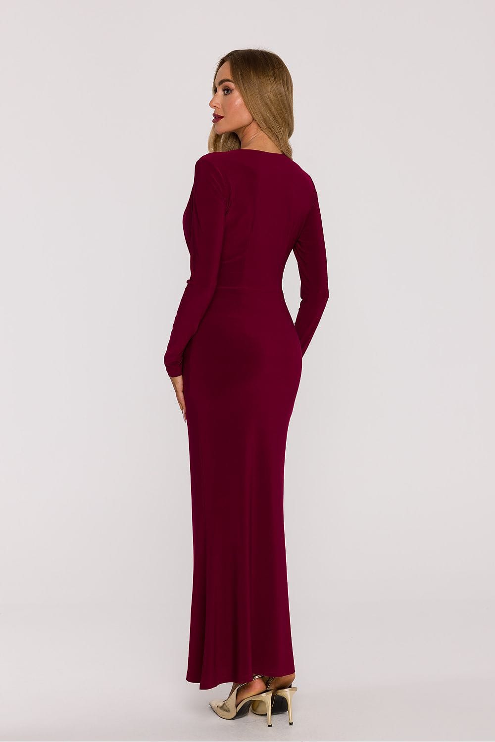 Robe de soirée chic longue bordeaux moulante à manches longues idéale pour mariage invité élégant