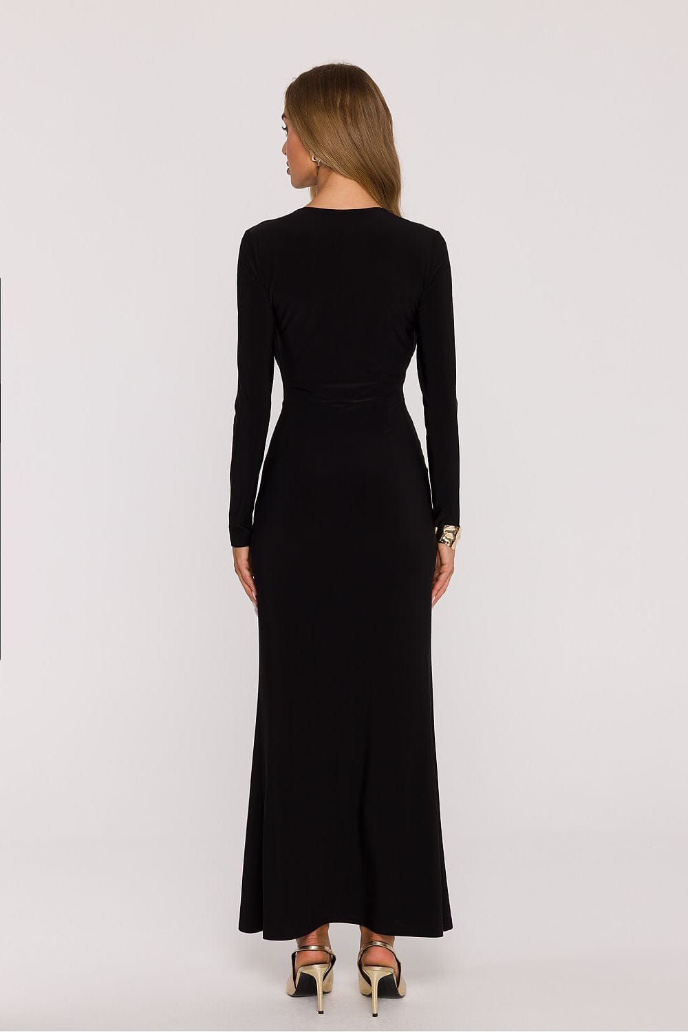 Robe de soirée chic longue noire manches longues élégante femme dos nu idéale pour évènement habillé
