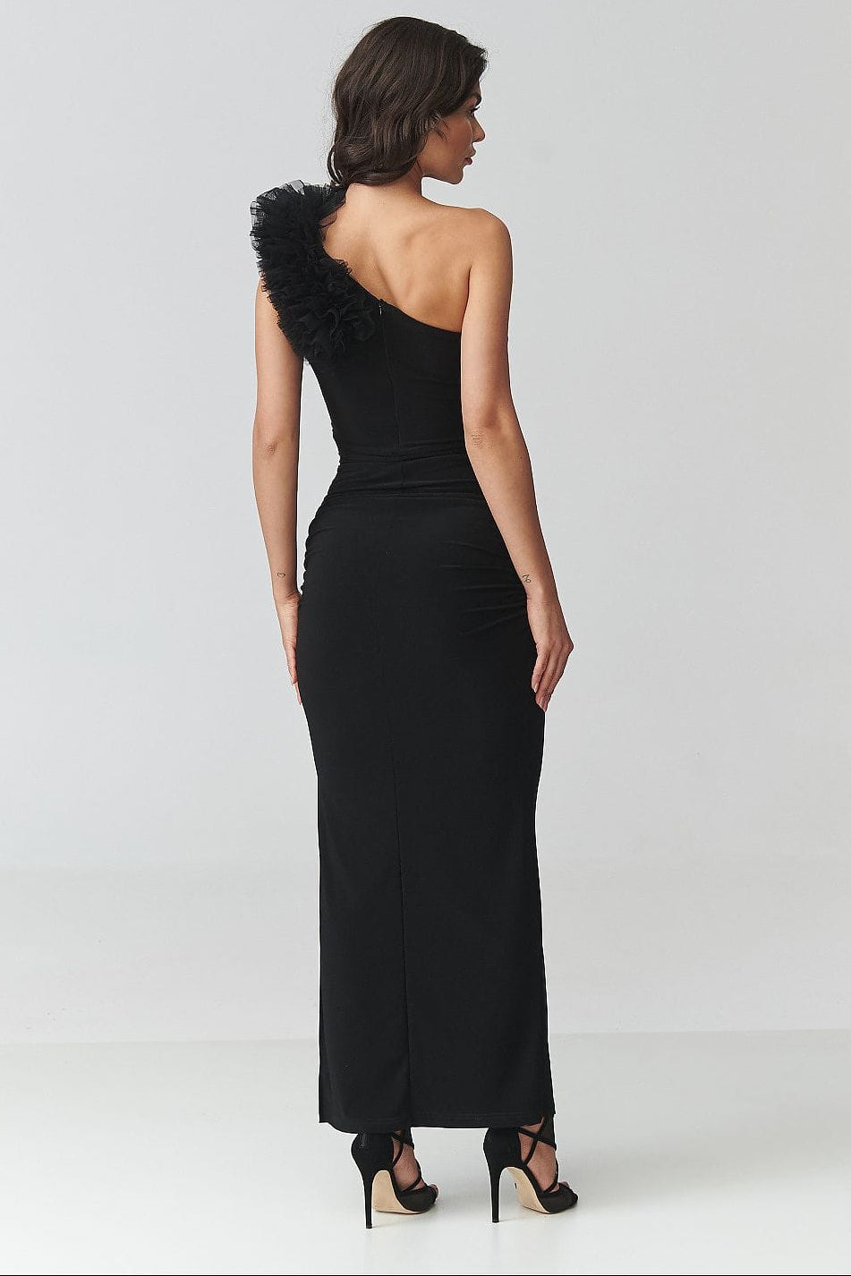 Robe de soirée chic longue noire asymétrique une épaule tulle élégante dos nu pour invitée mariage