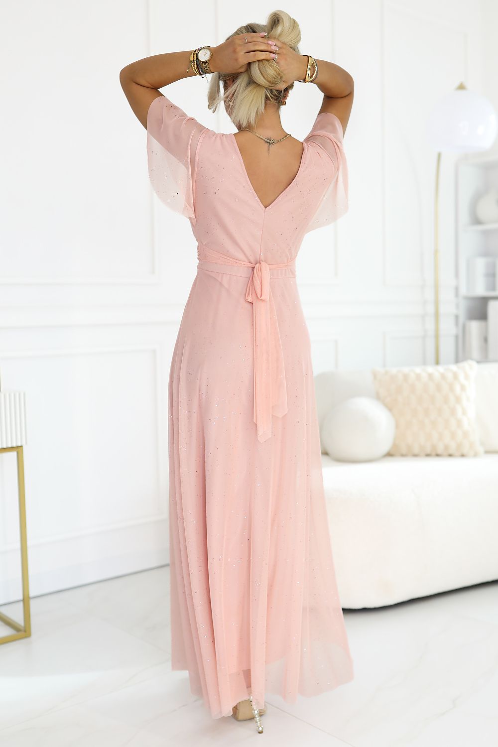 Robe longue soirée chic rose poudré dos nu manches courtes fluide pour mariage invité élégante