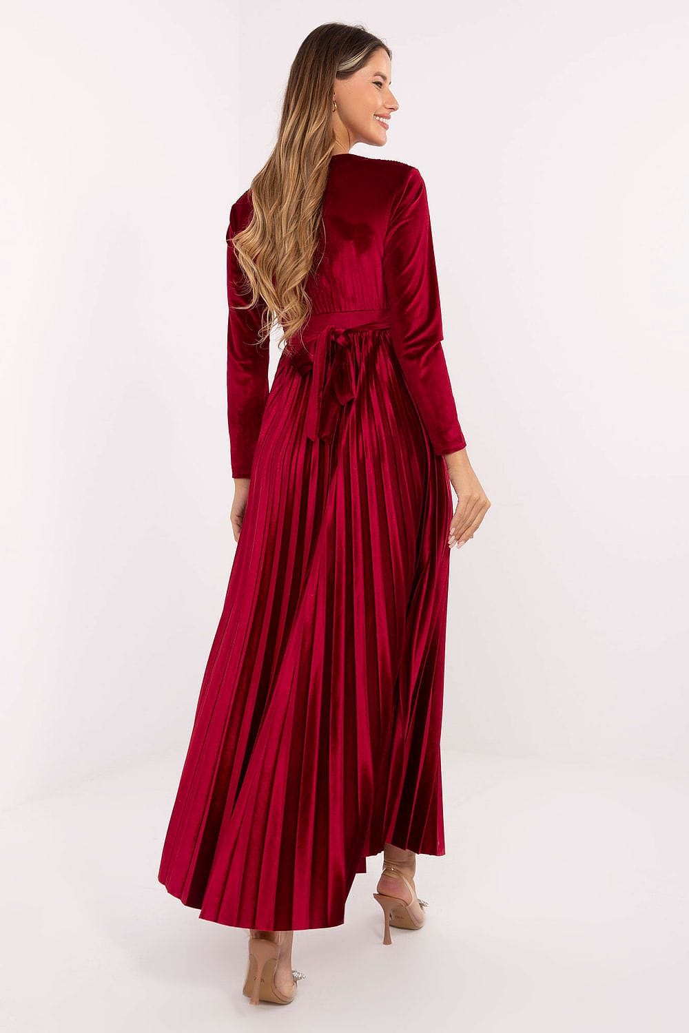 Robe longue soirée chic rouge plissée en satin manches longues élégante idéale mariage invité ou gala