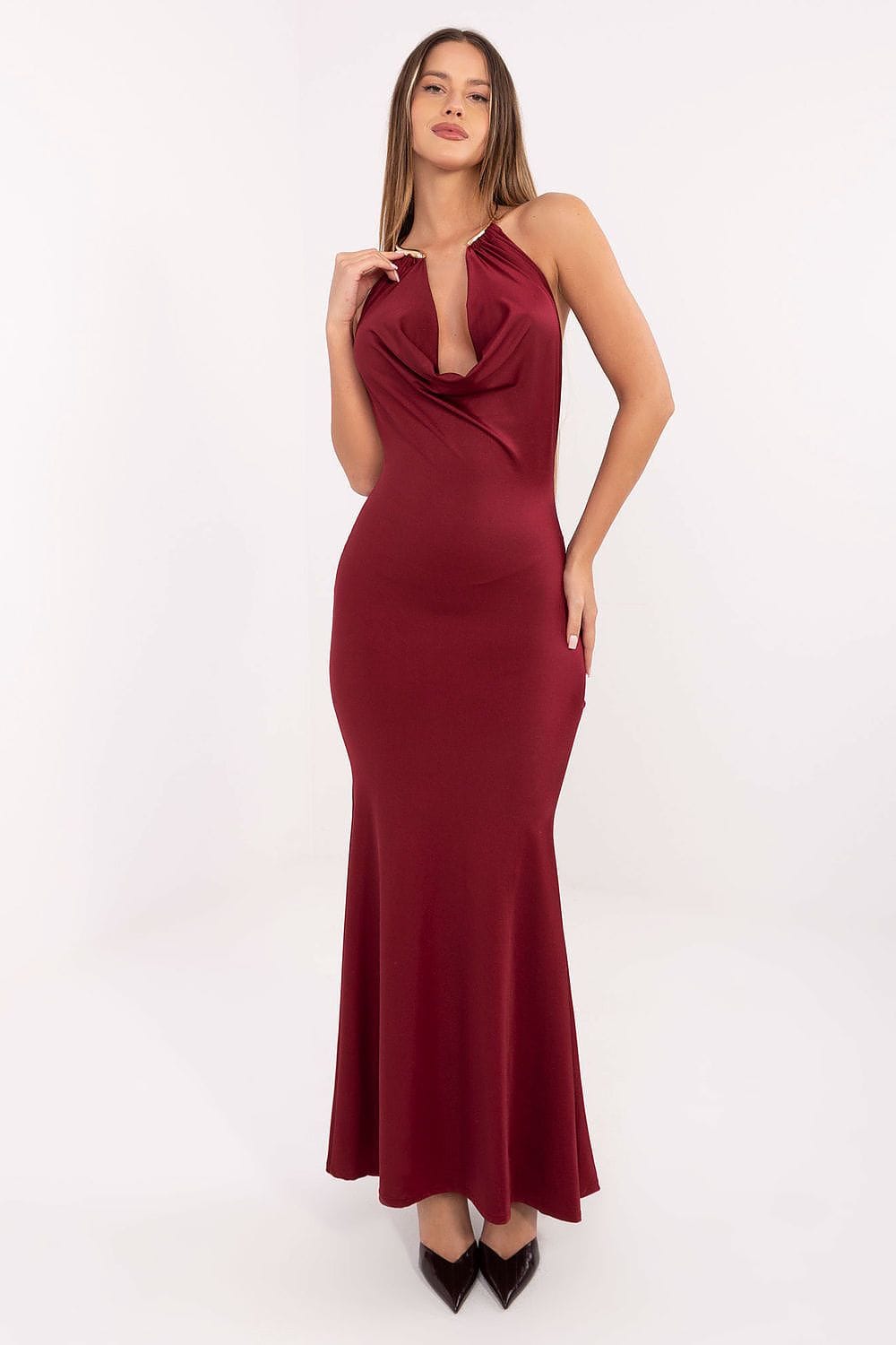 Robe de soirée longue moulante rouge sans manches décolleté dos nu chic élégante pour événement habillé