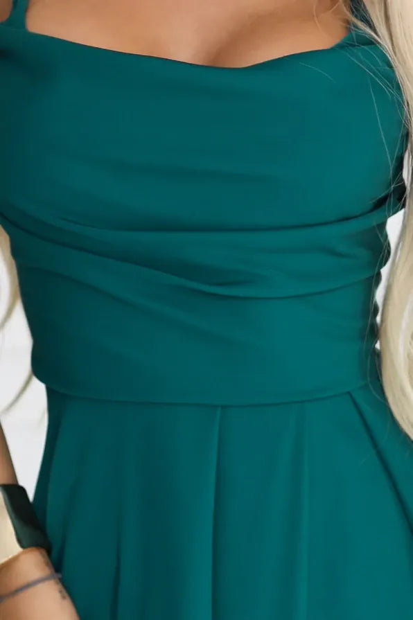 Robe longue verte fendue à bretelles