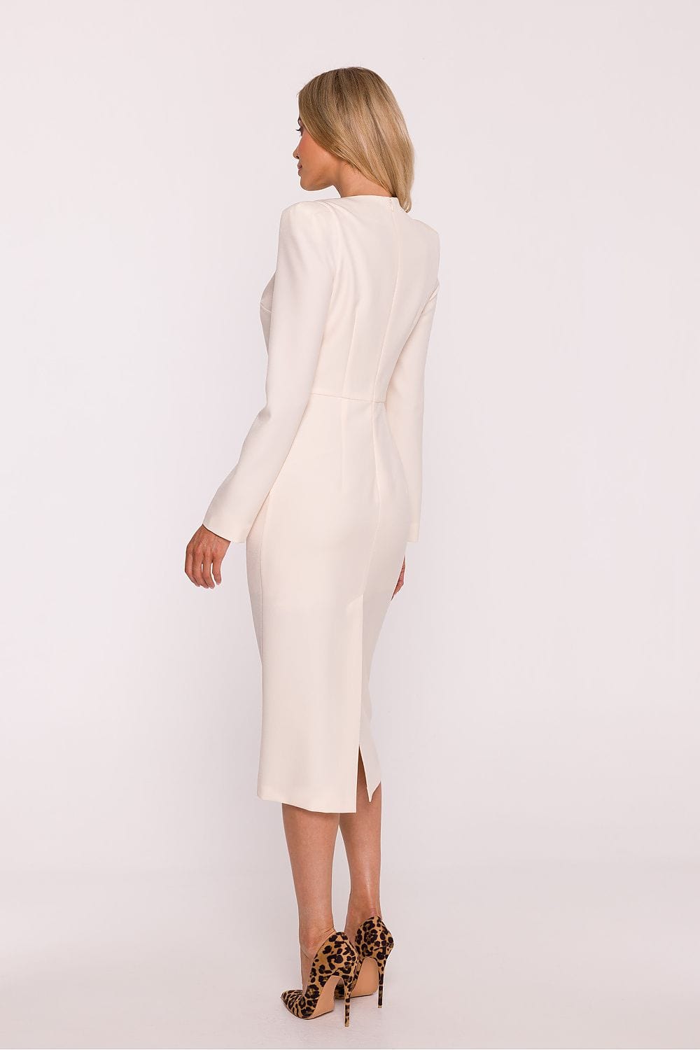 Robe midi élégante blanche manches longues moulante pour soirée chic invitée mariage femme tendance