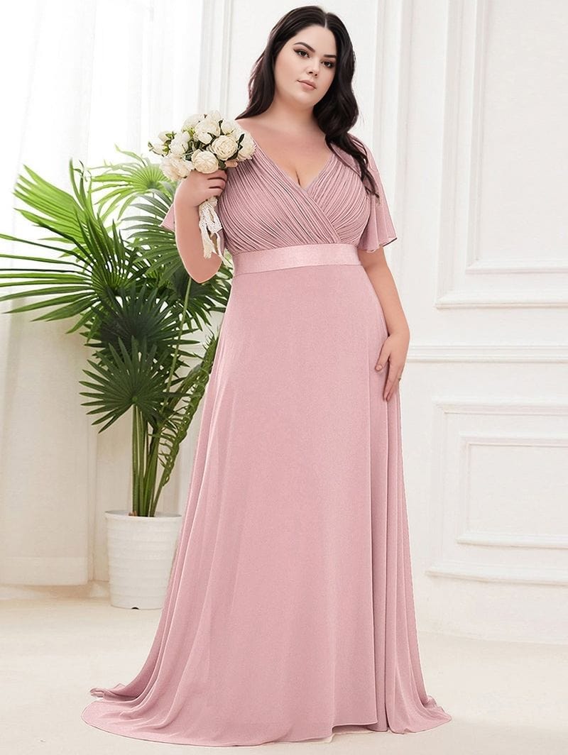 Robe demoiselle d'honneur grande taille chic rose poudré longue trapèze manches courtes mariage élégant