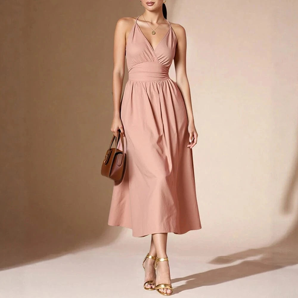 robe rose poudrée midi évasée pour mariage invité chic avec décolleté et sans manches
