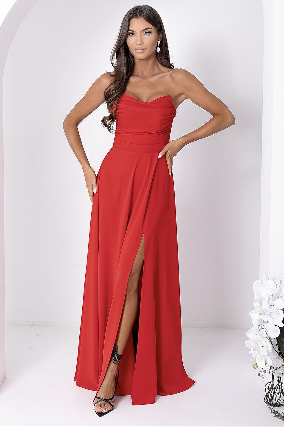 Robe longue rouge soirée chic bustier fendue fluide femme idéale mariage invité ou gala élégante et moderne
