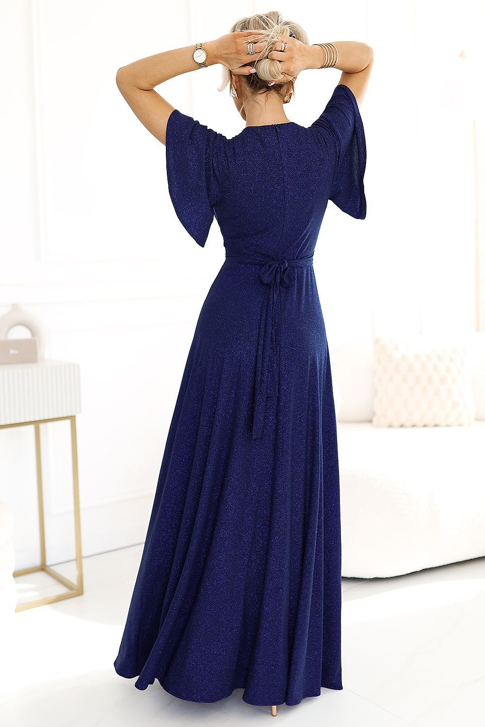 robe de soirée chic longue fendue manches courtes pour mariage invité élégante et moderne