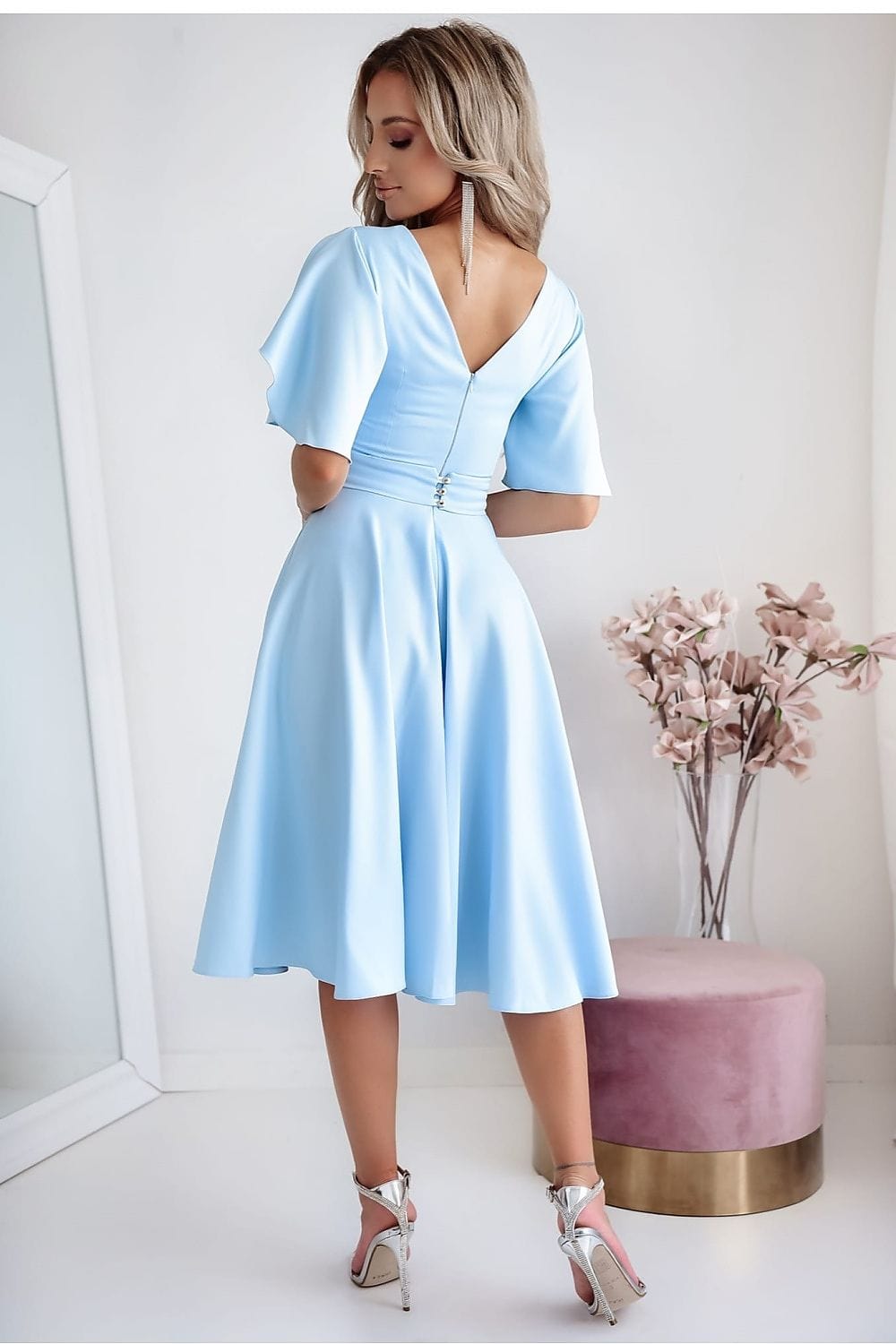 robe midi drapée pour mariage invité chic manches courtes couleur champagne silhouette trapÚze