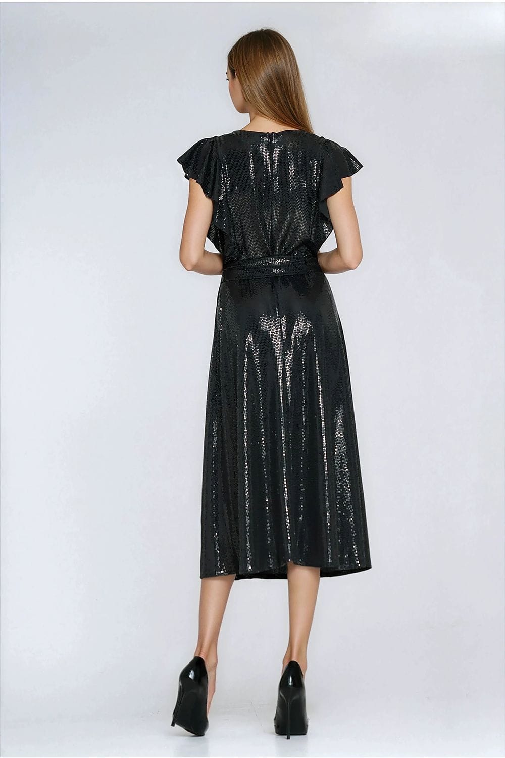 Robe de soirée paillette noire longueur midi manches courtes fluide élégante pour événement chic et glamour