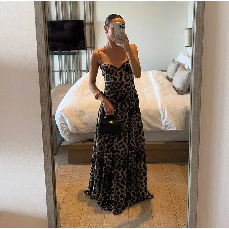 robe longue soirée chic imprimé léopard moulante sans manches fendue décolleté tendance élégante
