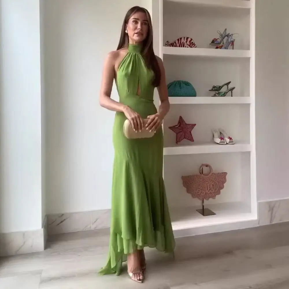Robe de soirée dos nu verte longue à col licou