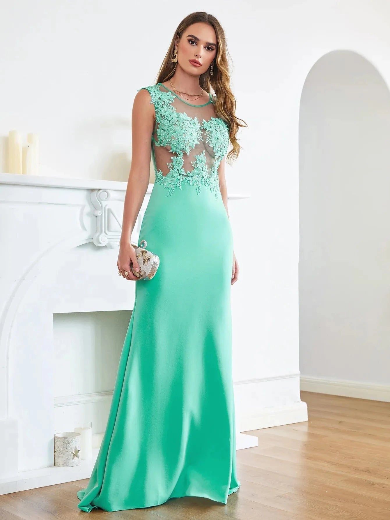 robe de soirée sexy longue moulante transparente noire sans manches décolleté pour gala élégant