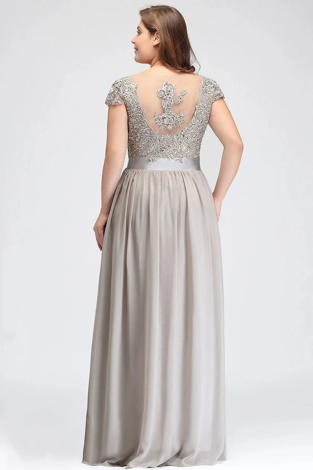 robe soirée mariage longue dentelle chic élégante pour invitée silhouette princesse manches courtes