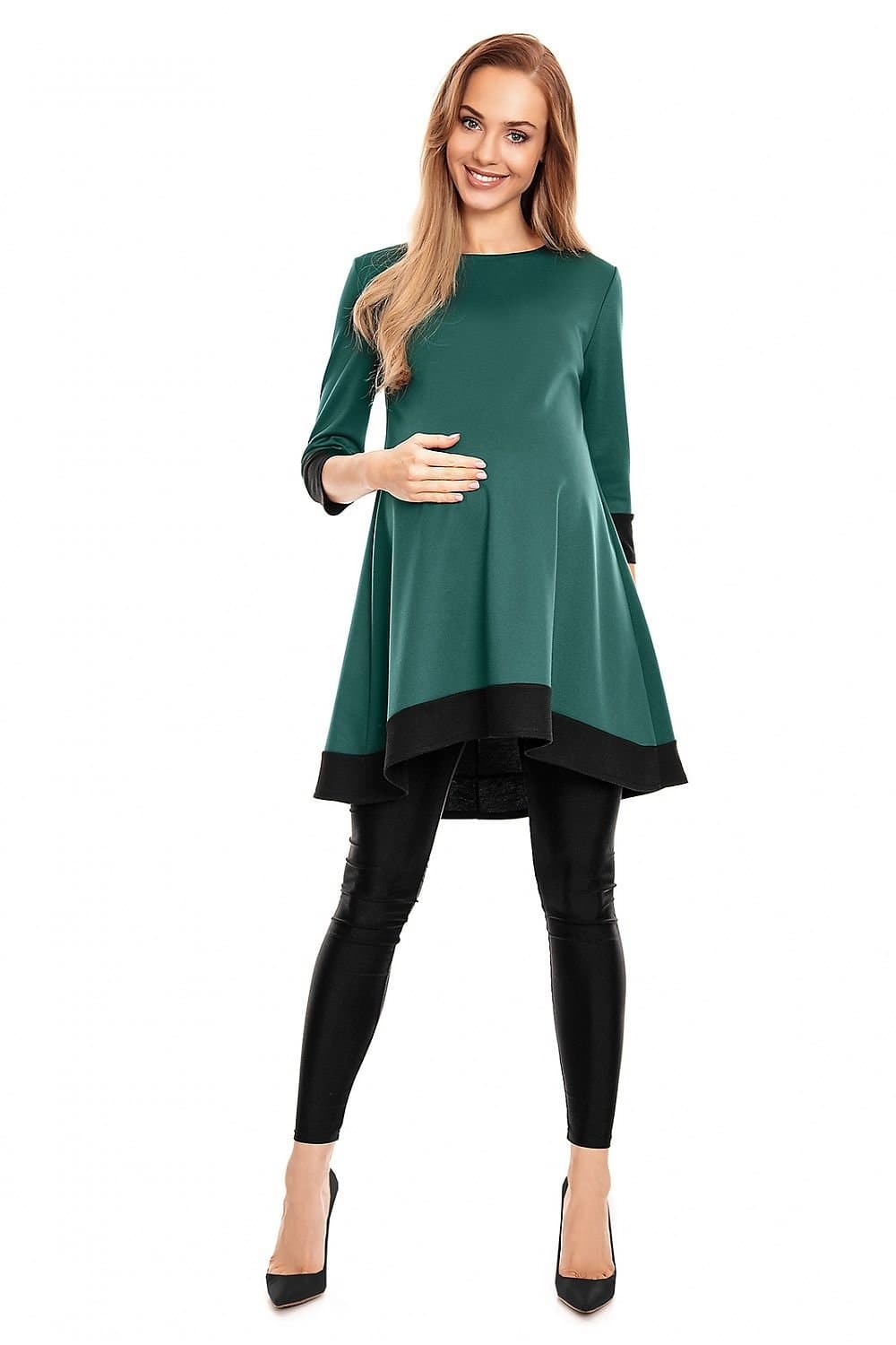 Robe de grossesse verte trapèze mi-longue à manches longues pour un look casual et confortable.
