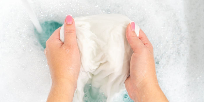 Comment Détacher Une Robe Blanche : Nos 10 Astuces