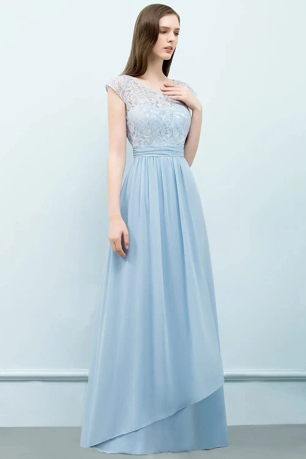 robe demoiselle d'honneur chic longue fluide trapèze sans manches rose poudré pour mariage invité