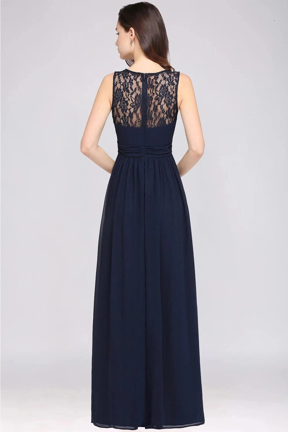 robe longue demoiselle d'honneur chic en dentelle pour mariage invité bohème couleur champagne