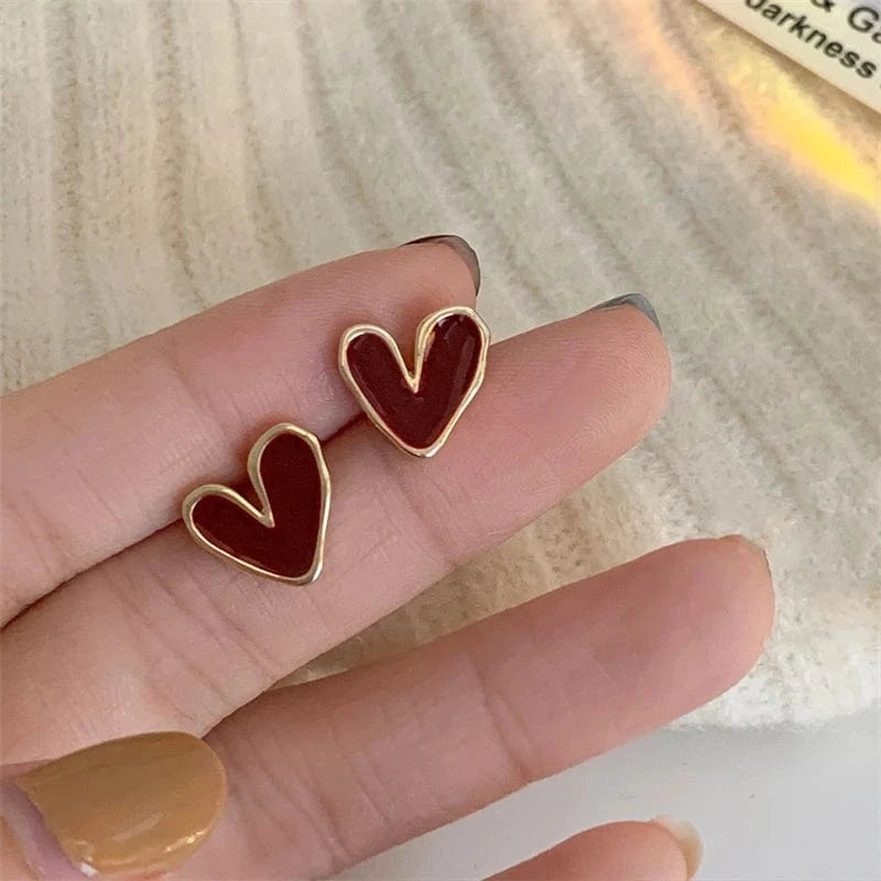 boucles d’oreilles cœur bordeaux élégantes pour soirée chic, accessoire femme mariage ou gala