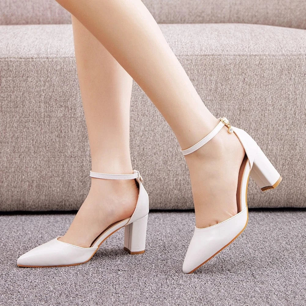escarpins blancs à talon 7 cm pour mariage chic ou cérémonie élégante, parfaits en été ou soirée