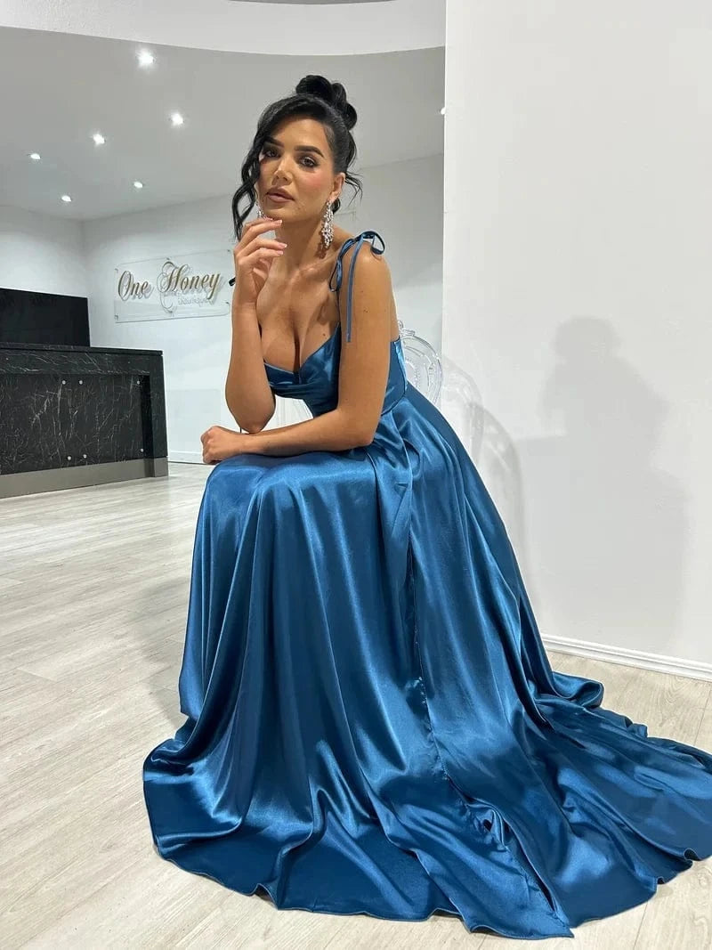 robe soirée sexy longue fendue en satin moulante dos nu couleur champagne pour mariage chic