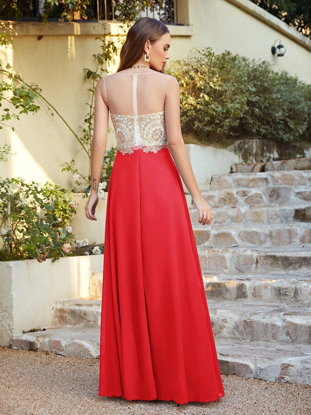 robe longue chic pour mariage invité avec coupe fluide et élégante idéale pour une cérémonie estivale
